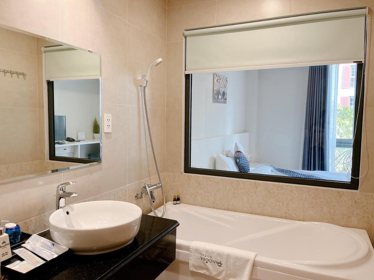 Ballantine Hotel Ho Chi Minh City Exterior photo